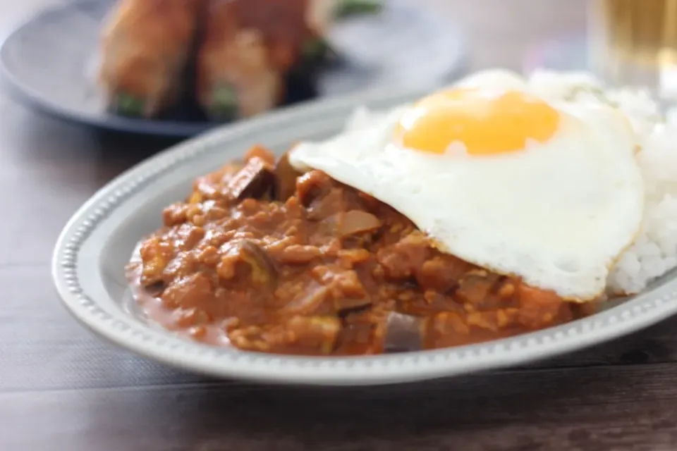 なすのキーマカレー|ちいさなしあわせキッチンさん