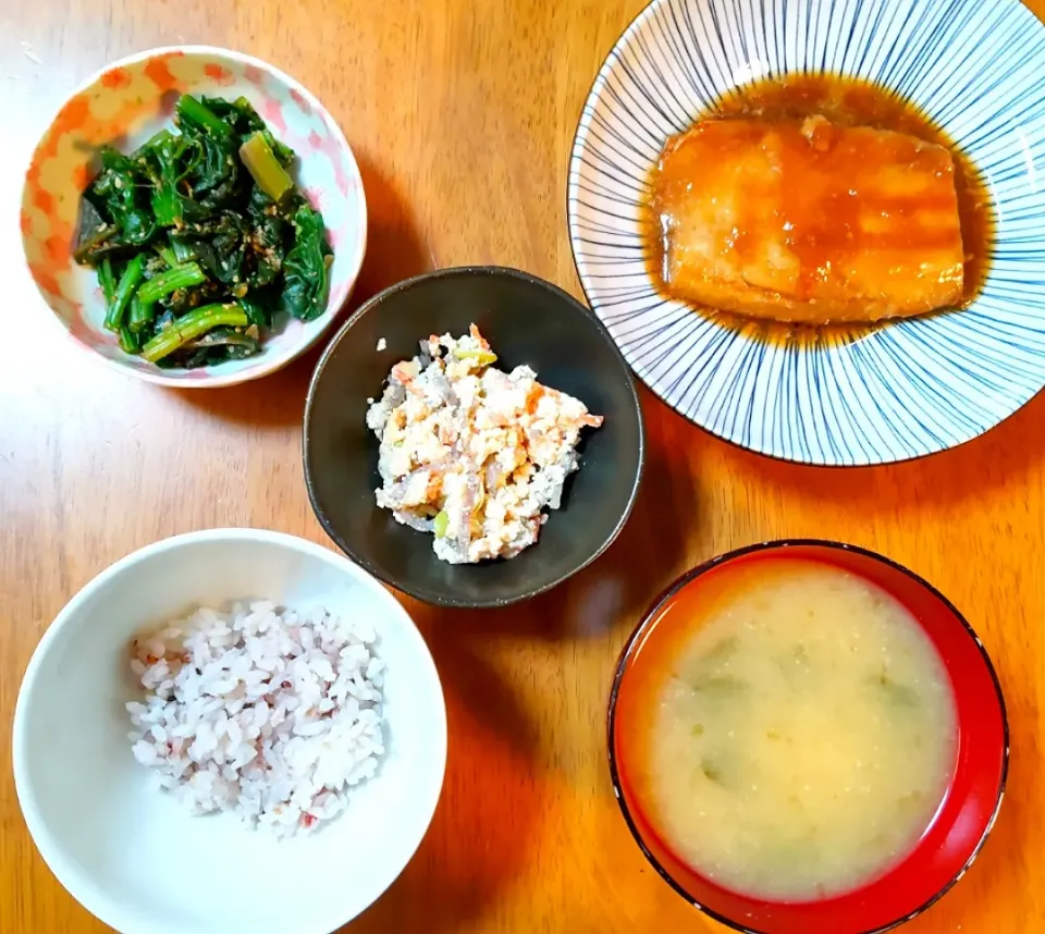 2022 0502　鯖のみぞれ煮　ほうれん草のおひたし　白和え　なめことわかめのお味噌汁|いもこ。さん