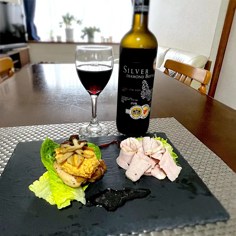 本日の🍷の肴は、鳥もも肉でロッシーニ風&手作りボンレスハム|takaさん