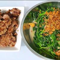 pan fry minced pork 😋 
garlic dried shrimps spinach 😋 😍