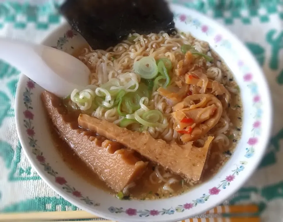 メンマ二種のごまラーメン|アリーナ香貫くんさん