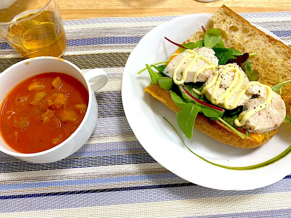 Snapdishの料理写真:ハーブチキンとベビーリーフのカスクード🌸|じゅんこさん