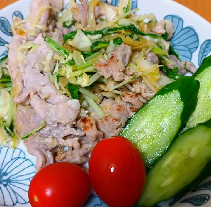 豚肉の塩麹漬け＆野菜炒め|お父ちゃんファミリーさん