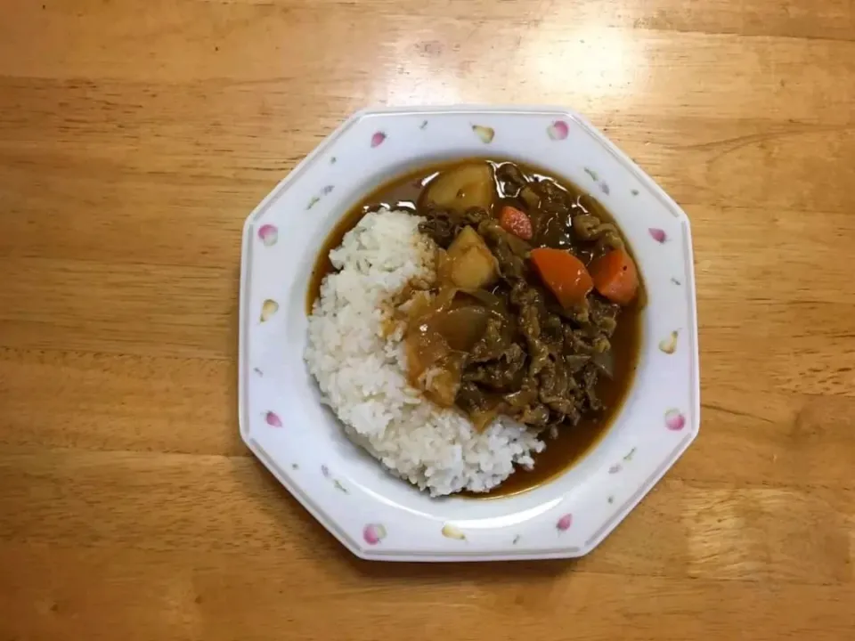 和牛切り落とし肉を使った、「和牛家庭風中辛カレーライス」です。|トヨシと申します。さん