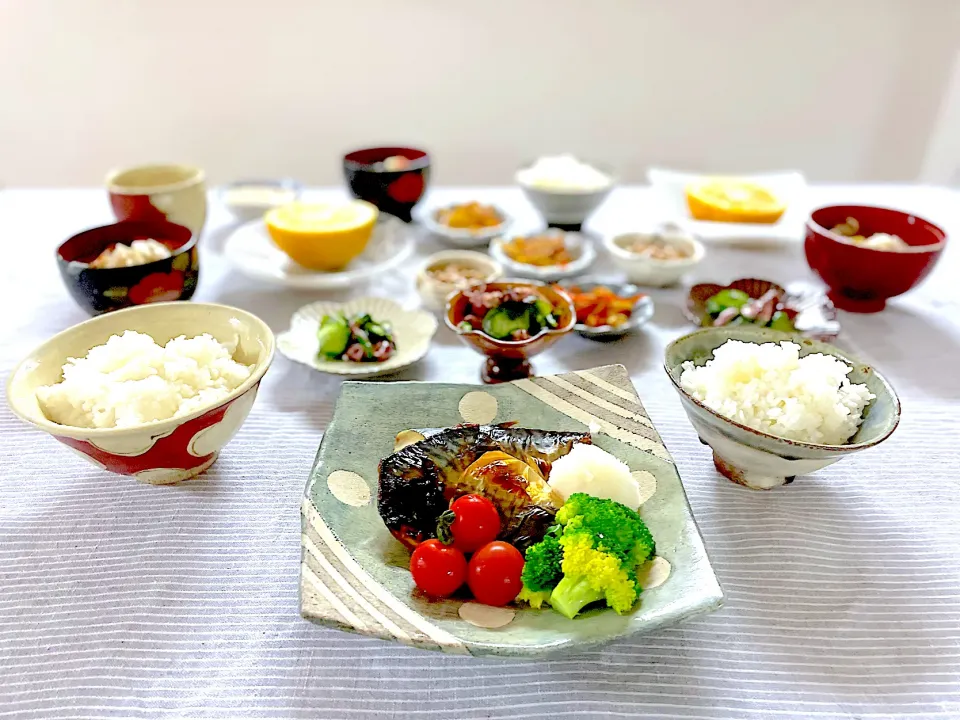 焼魚と豚汁の晩ごはん😋|ゆかりさん