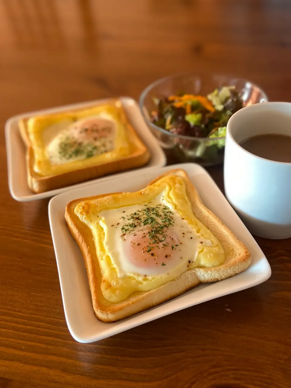 5/5の朝食　いつもの目玉焼きトースト|yoneさん