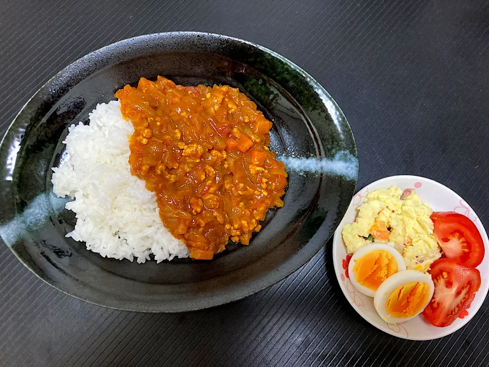 トマト缶で無水カレー|水無月さん