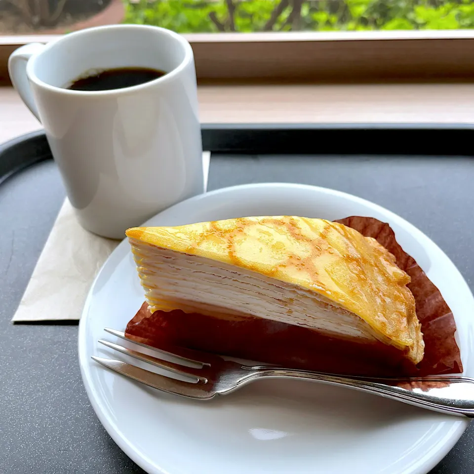 Snapdishの料理写真:ミルクレープ w/ ブレンドコーヒー|T. Wonderさん