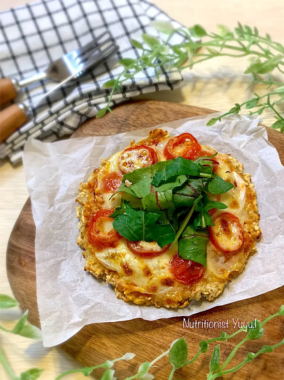 小麦粉使わないオートミール生地のピザ🍕|ゆーこどんさん