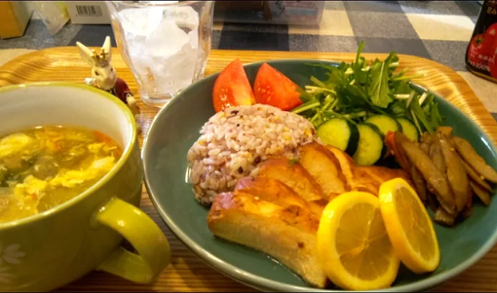 '22．5/6
今夜は下味冷凍しておいた🐔ちゃんむね肉の生姜醤油漬け焼きプレート😋|たえさん