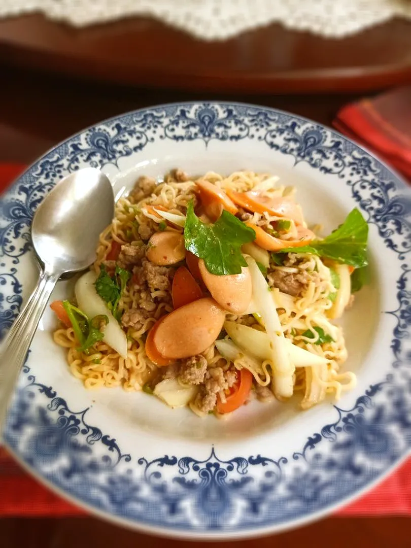 "Yum Mama" or Thai Spicy & Tangy Instant Noodle Salad 🌶️🌶️🌶️|An'leeさん