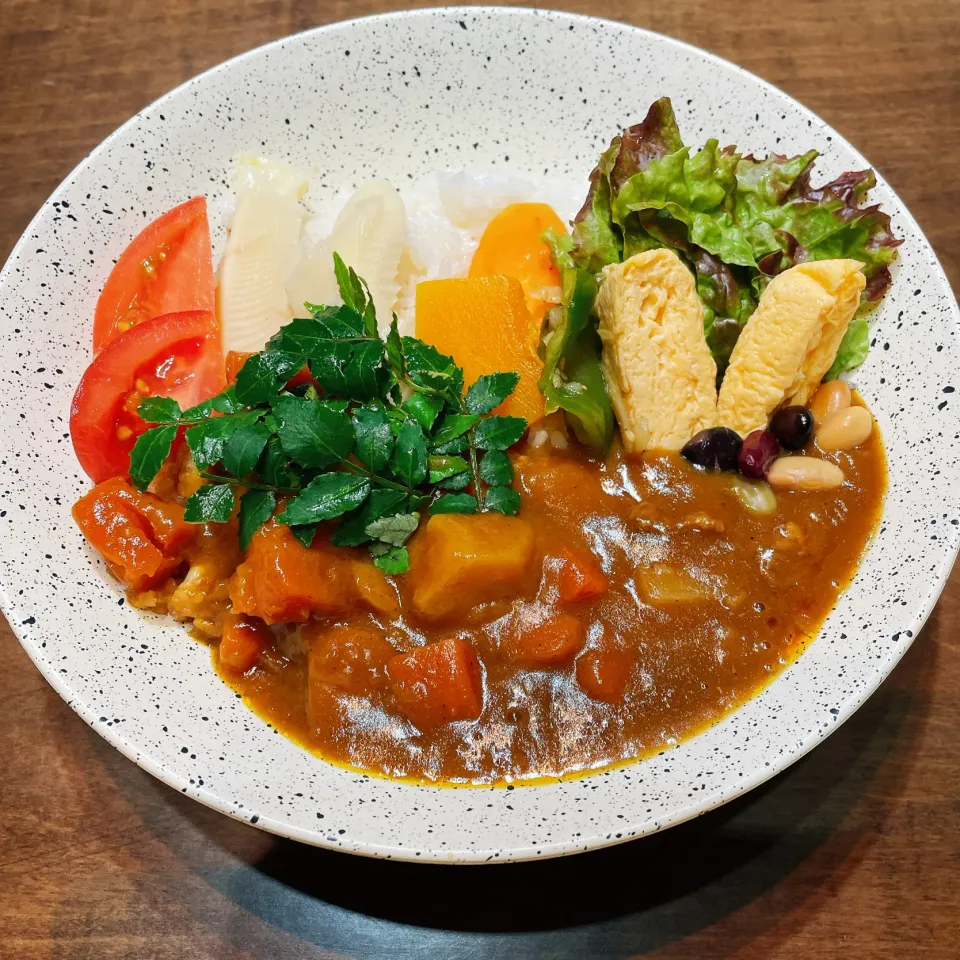 Snapdishの料理写真:レトルト🍛ボンカレー中辛で筍木の芽カレー|kaoriさん