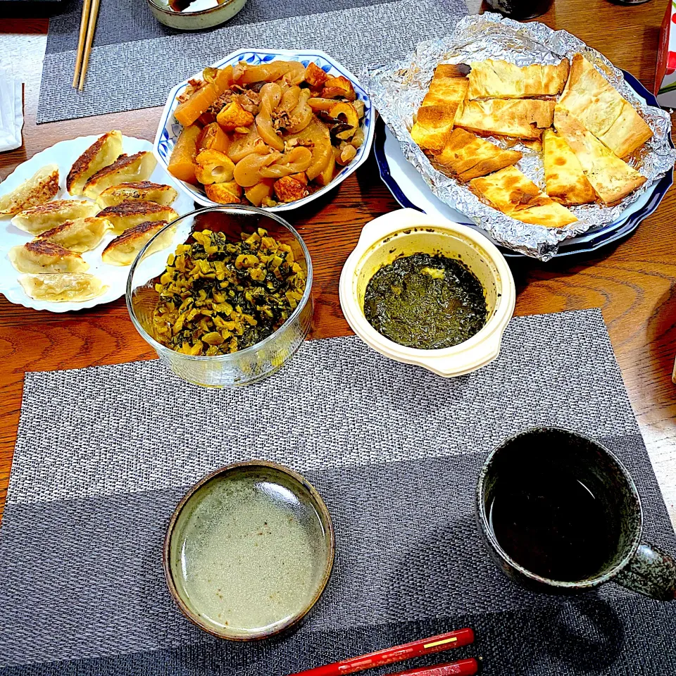 ｛大根茄子エリンギ豚肉）の味噌煮、餃子、ナン、カレ|yakinasuさん