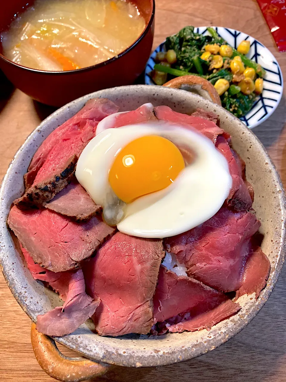 ローストビーフ丼＊|やぁさん