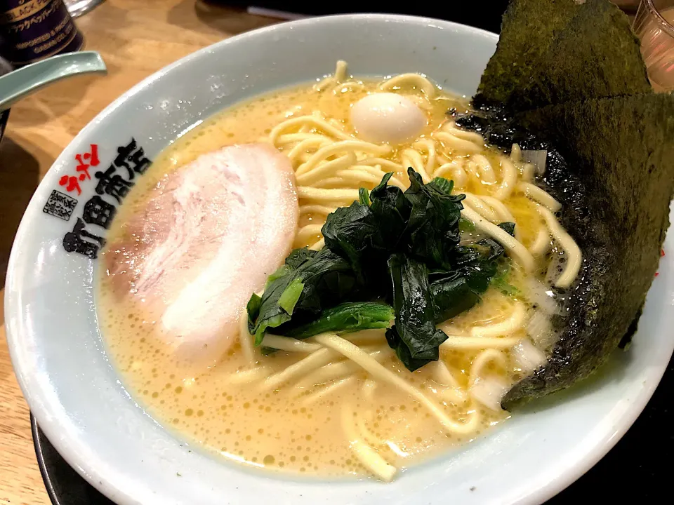 町田商店＠御殿場　麺硬め　味薄め　脂少なめ=あっさり美味しい家系ラーメン♪|BUBUさん