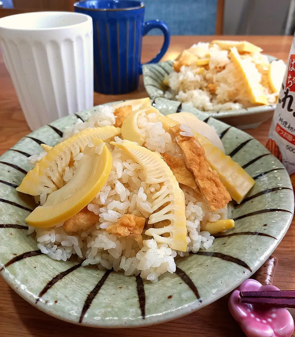 Snapdishの料理写真:タケノコご飯(^∇^)🎵|ナオミさん