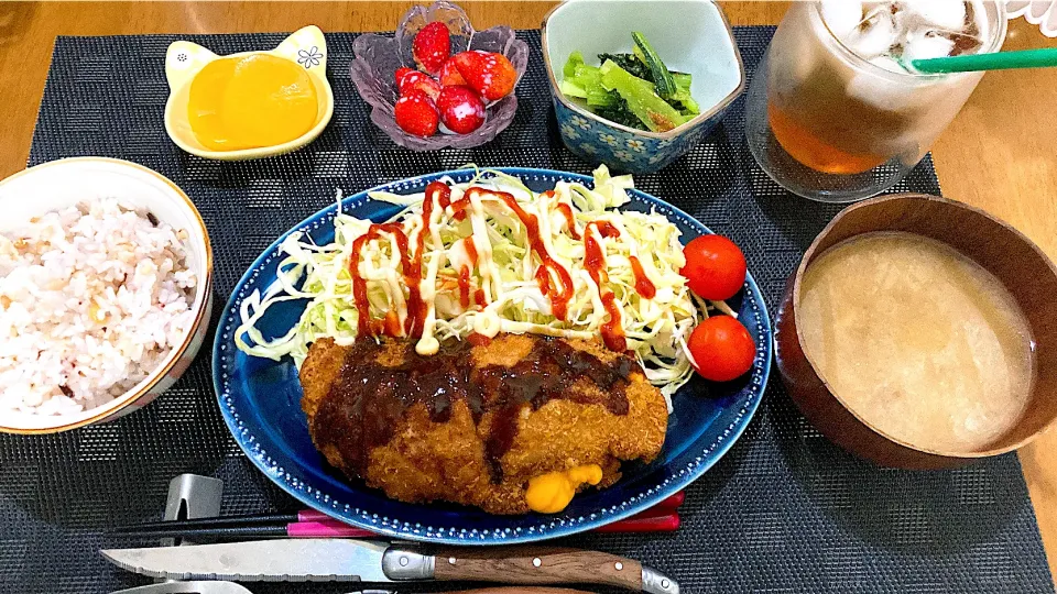 Snapdishの料理写真:しそ梅チーズカツ定食|ゆうかさんさん