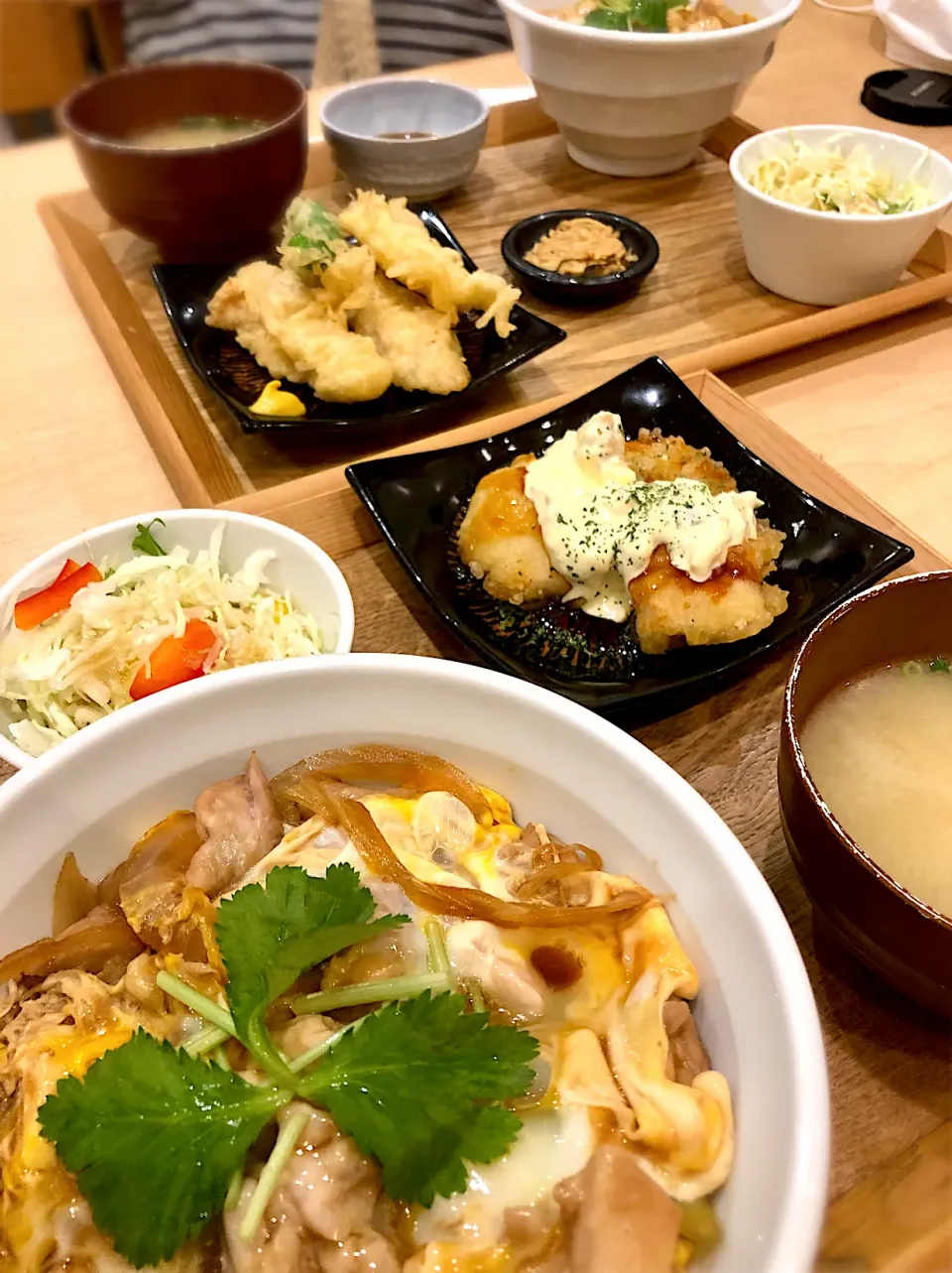 親子丼が食べたくて〜　チキン南蛮とセット　相方さんはとり天とセットに|じゅんさんさん