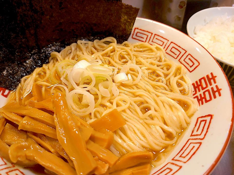 【食べログ ラーメン TOKYO 
百名店 2019～2021 選出店】
煮干そば 流。
今日のかけそば(750円)
＋メンマ(150円)
＋のり(5枚、100円)
＋白めし(100円)
@十条1分
(赤羽から徒歩27分)
22100
