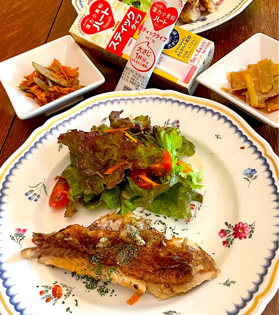 晩ごはん♯赤魚ハーブムニエル♯ニップン♯ハートスティック♯薄力粉|小松菜さん