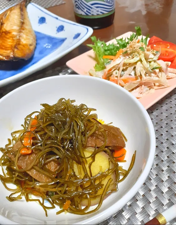 切り昆布とほねくの煮物
ごぼうサラダ
焼き塩さば🐟|びせんさん