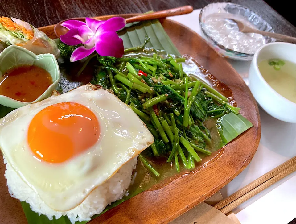 空芯菜炒めランチ|もちもちさん