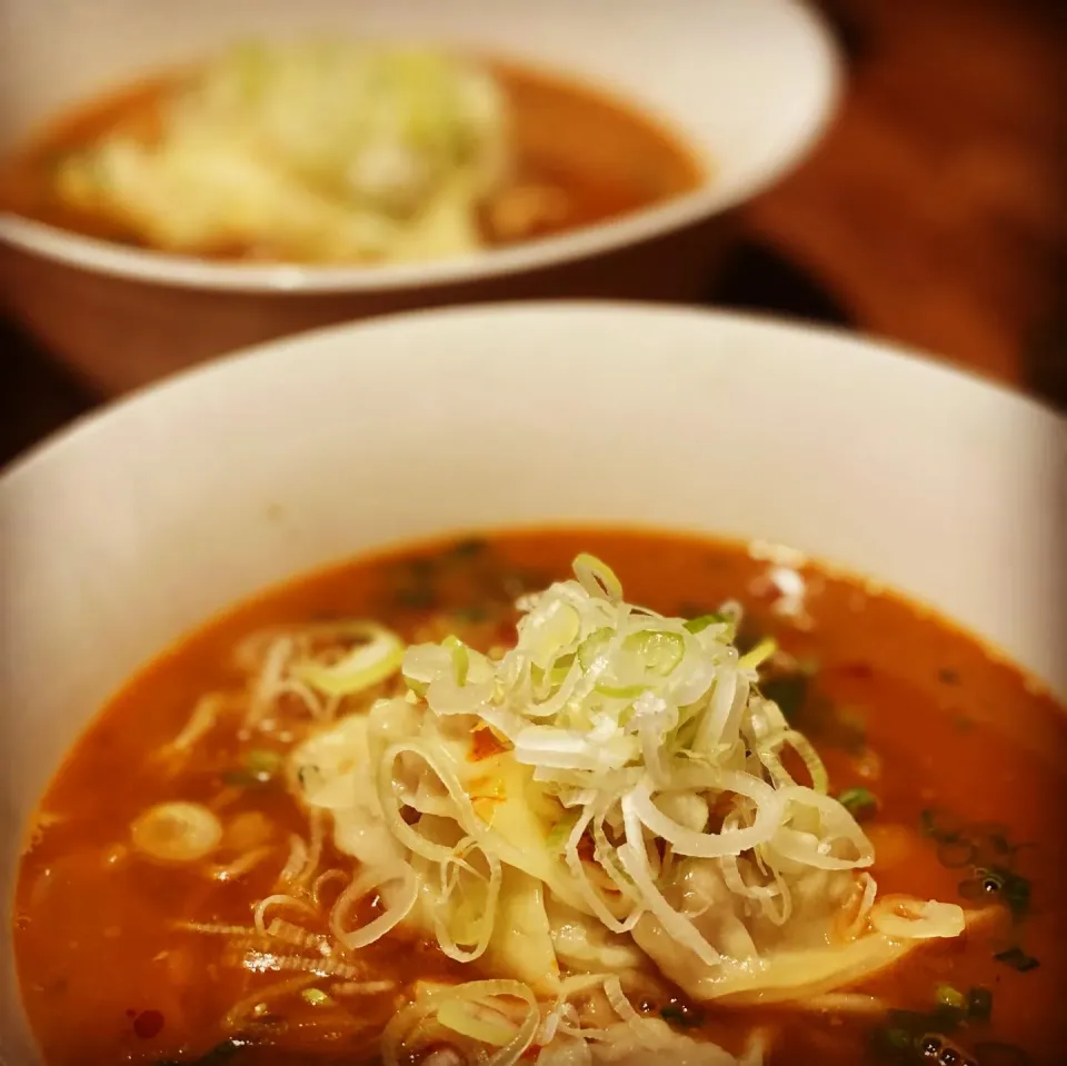 Dinner ! Dinner ! 
Korean Miso Spicy 🌶 with Wonton’s and fresh noodles 🍜 #ramen #noodles #soup #dinner #chefemanuel #homecooking|Emanuel Hayashiさん