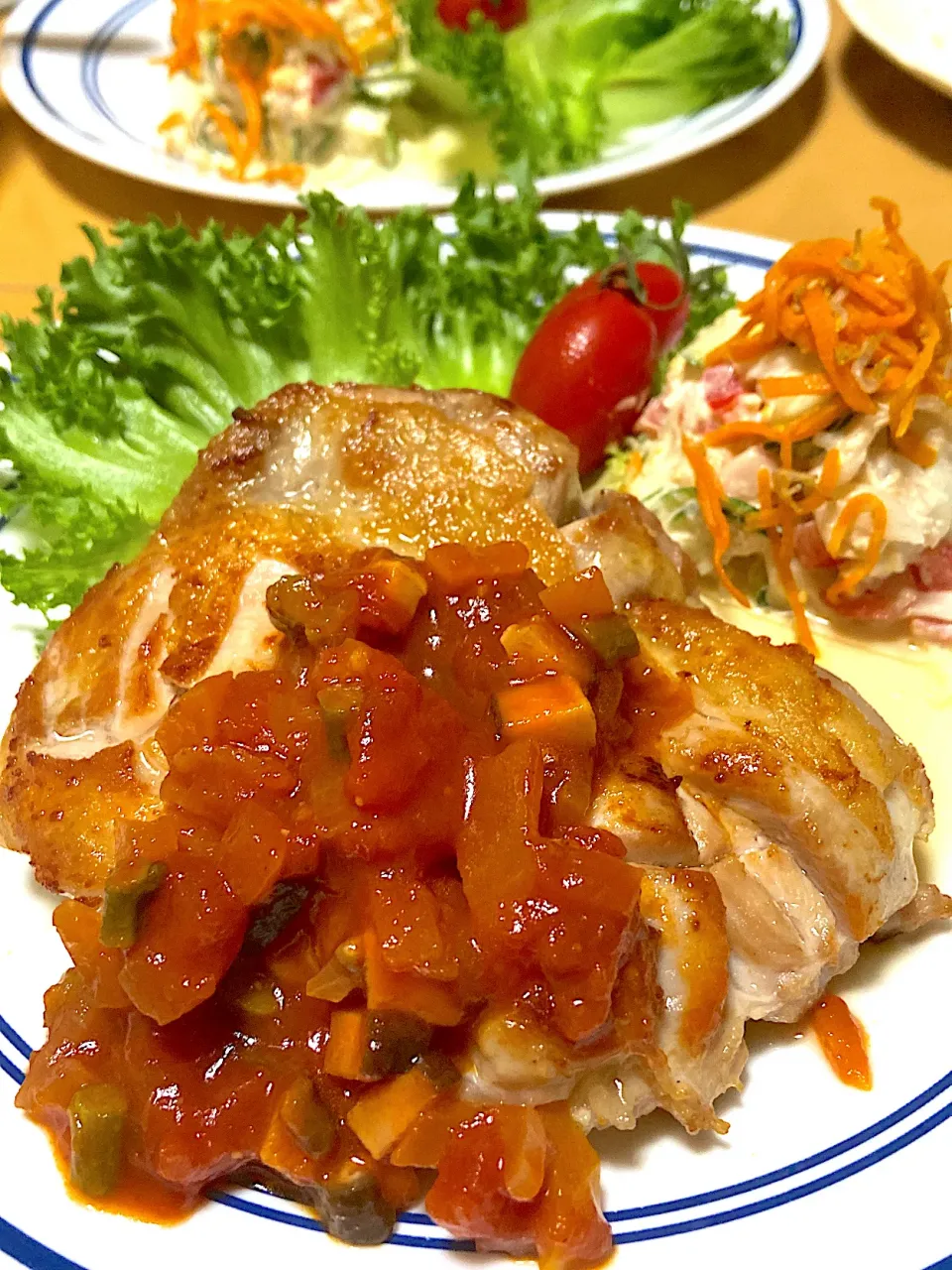 Snapdishの料理写真:本日の晩ご飯‼️                                                             昨日の作り置きトマトソース🍅をかけて😊|サチ😊さん