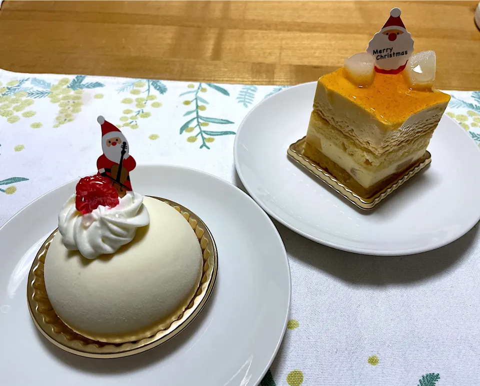 Snapdishの料理写真:2021クリスマスケーキ　（フロマージュクリュ、キャラメルポワール）|こいちさん