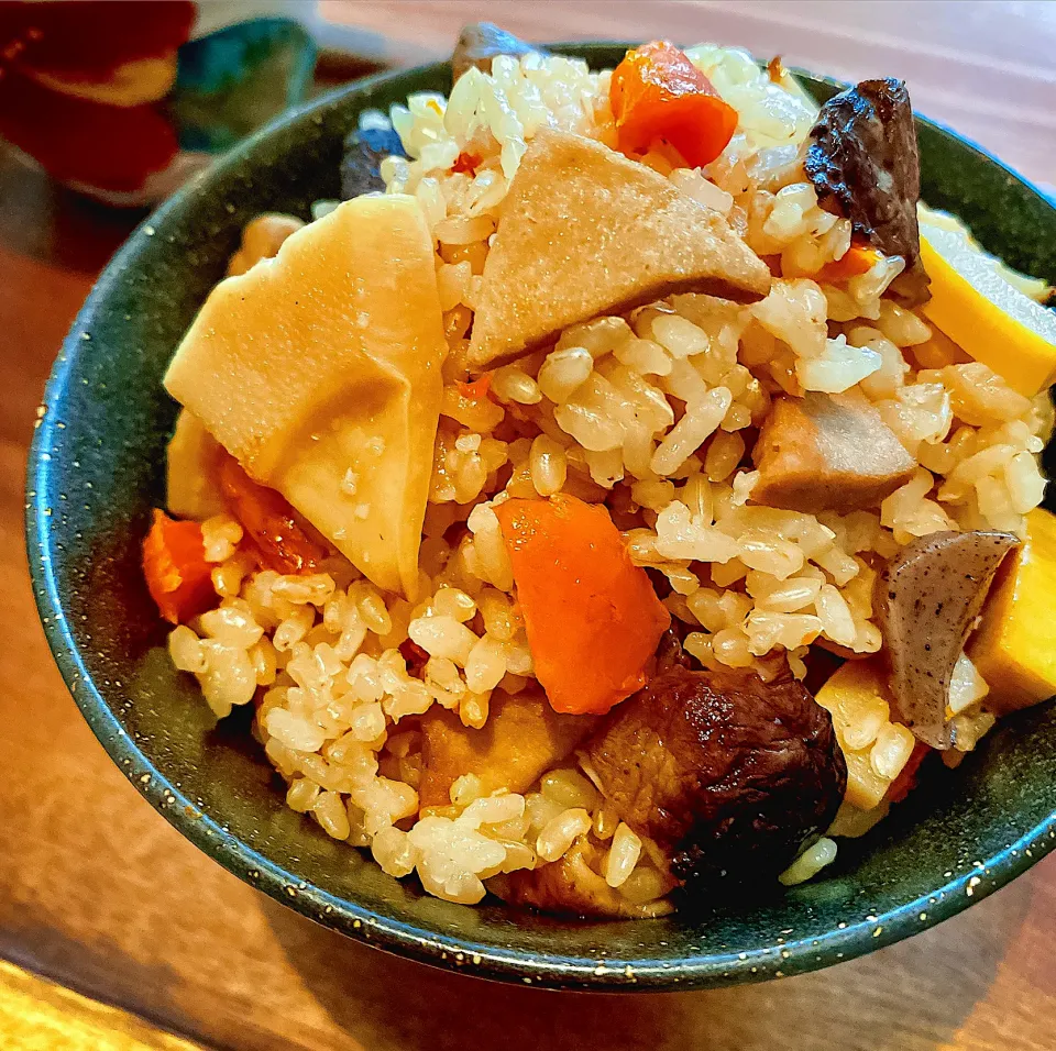 煮物リメイク🍲たけのこと高野豆腐の炊き込みご飯😋|にゃんぺこさん