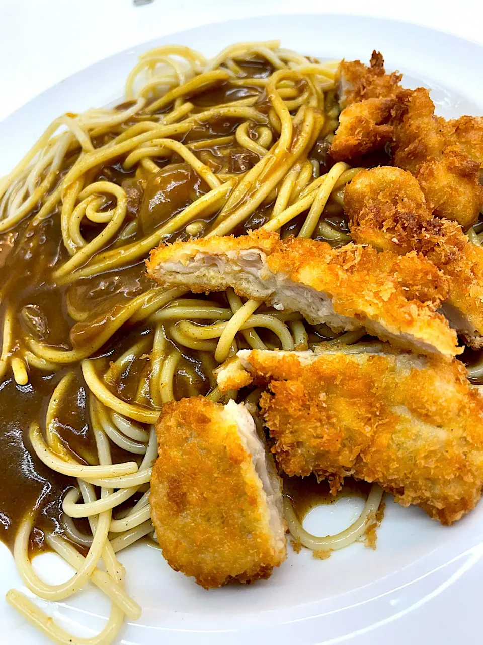 カレーソーススパゲッティ、チキンカツトッピング！|Tomyさん