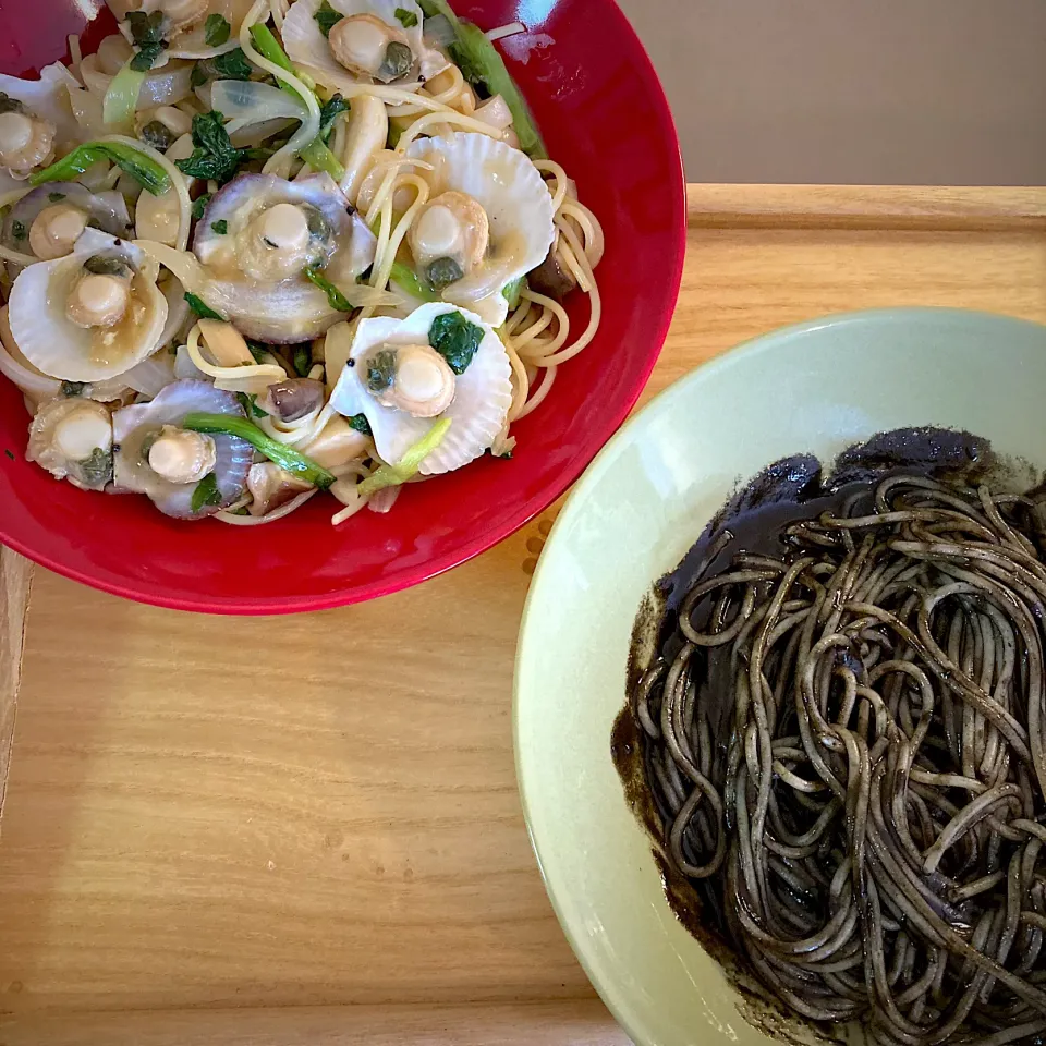 Snapdishの料理写真:ベビーホタテパスタ　でランチ🍴|momo2067さん