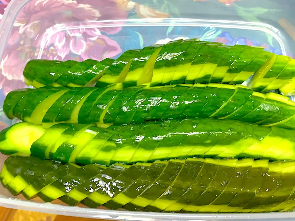 Snapdishの料理写真:きゅうりの水キムチ漬け🥒|みーこさん