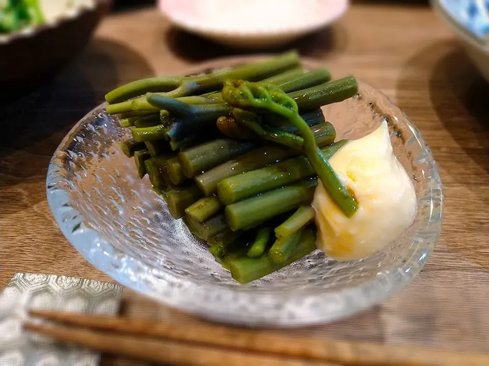 わらびのマヨ醤油|古尾谷りかこさん