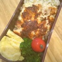 Snapdishの料理写真:鶏むねチーズ焼き弁当🌸|うさぎさん