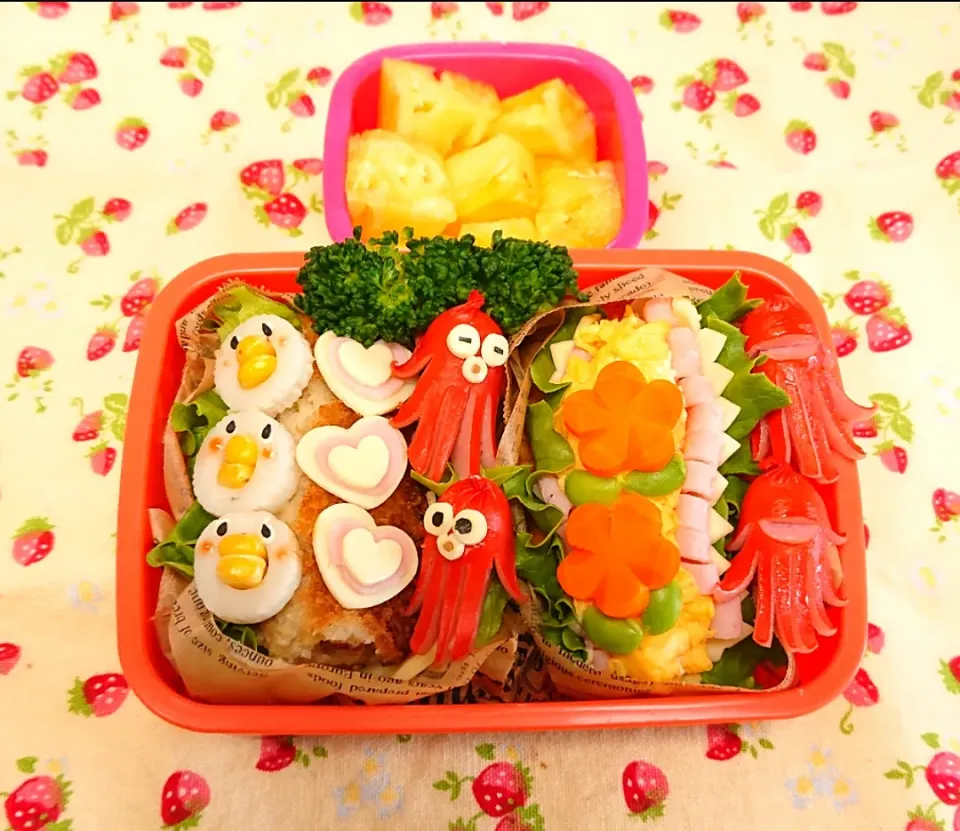 コッペパンでサンドイッチ弁当❤️|みちゅあしさん