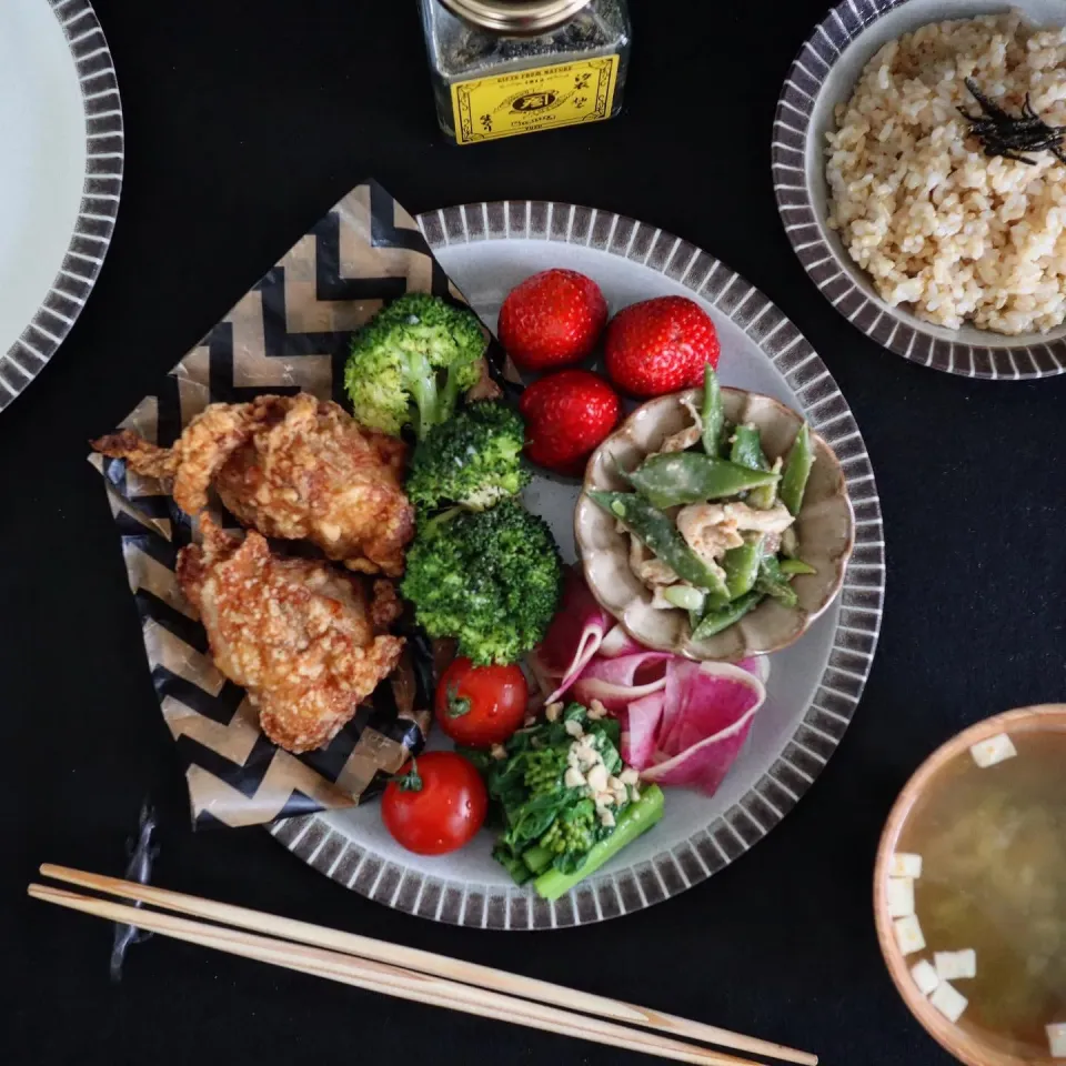 Snapdishの料理写真:唐揚げワンプレートご飯|@chieko_tanabe_さん