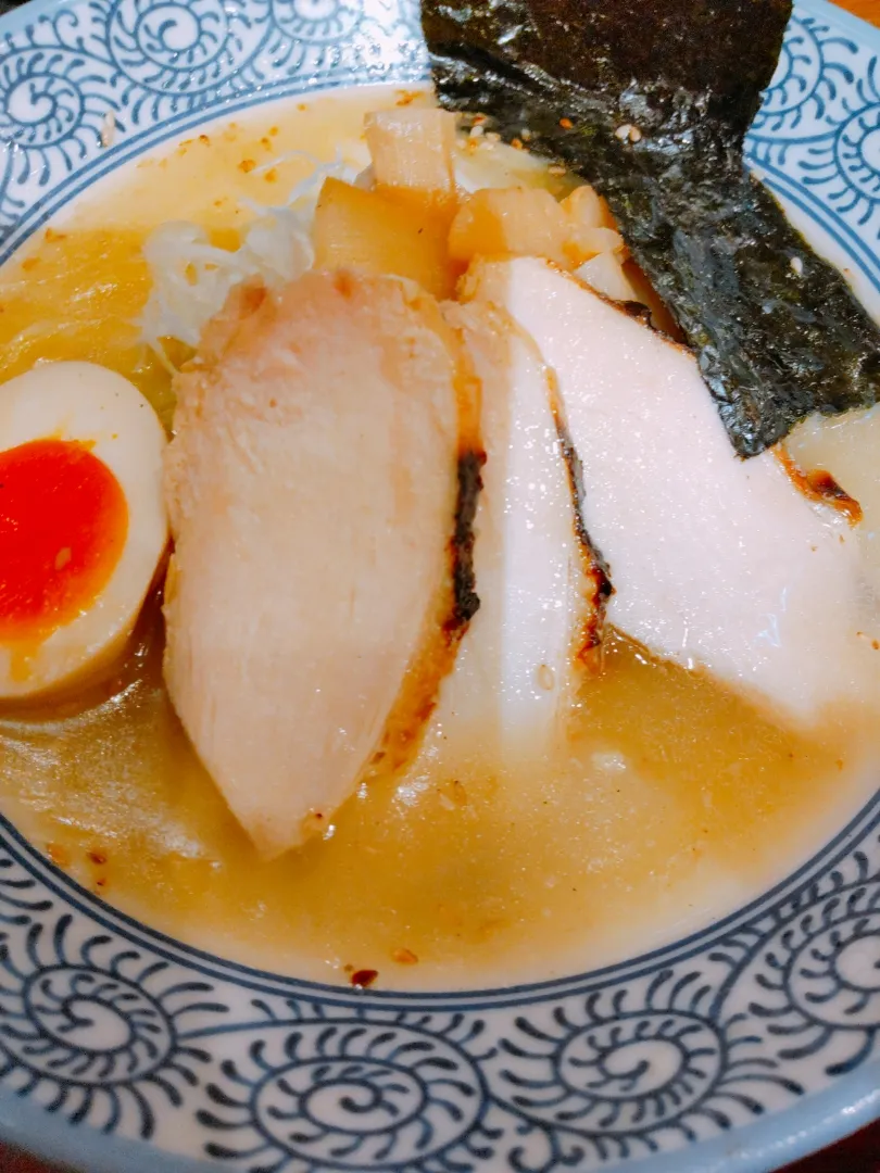 ⋆*❁*鶏ラーメン|梨々香さん