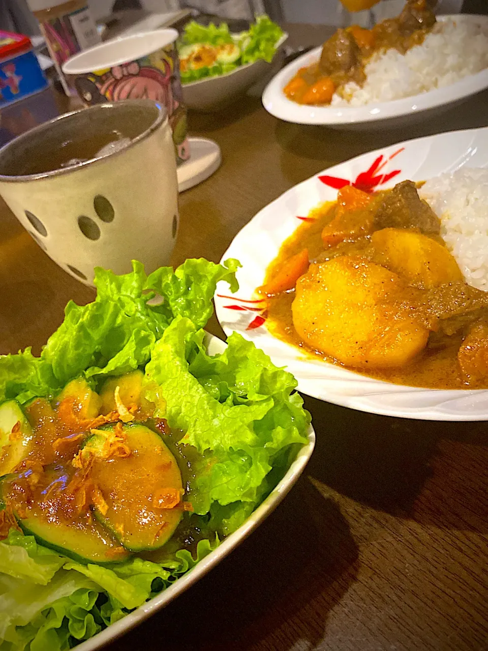 Snapdishの料理写真:ビーフカレー🍛　野菜サラダ🥗　冷ほうじ茶|ch＊K*∀o(^^*)♪さん