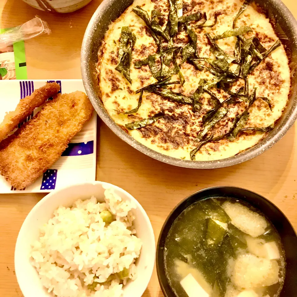 山芋鉄板
太刀魚フライ
豆ご飯
ワカメ味噌汁|ためため0823さん