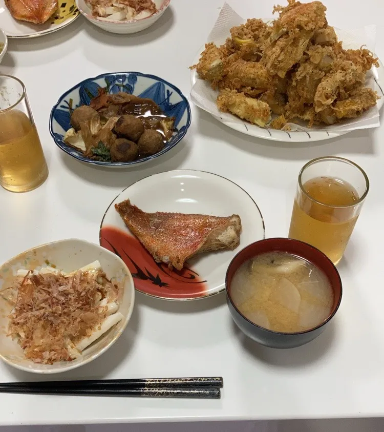 作り置きで晩御飯∩^ω^∩☆長芋短冊☆赤魚の炊いたん☆タケノコの唐揚げ☆鶏団子と野菜のソース炒め（昨日の残り）☆みそ汁（大根、人参、しめじ）|Saharaさん