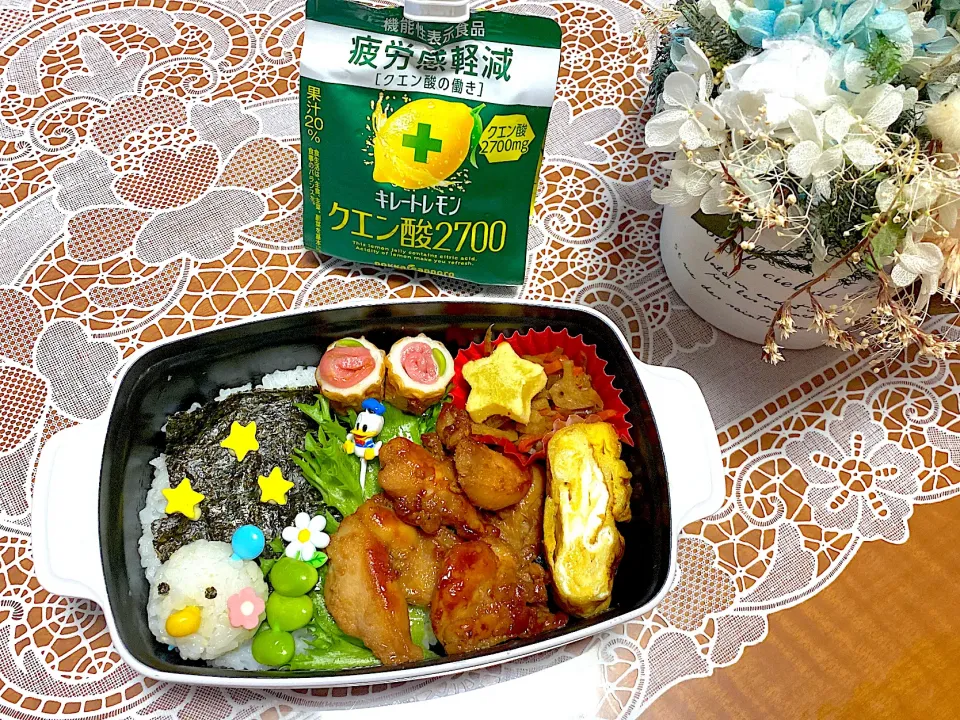 2022.5.12はミニおにぎりのドナルド入り焼き鳥弁当⭐️|makoさん