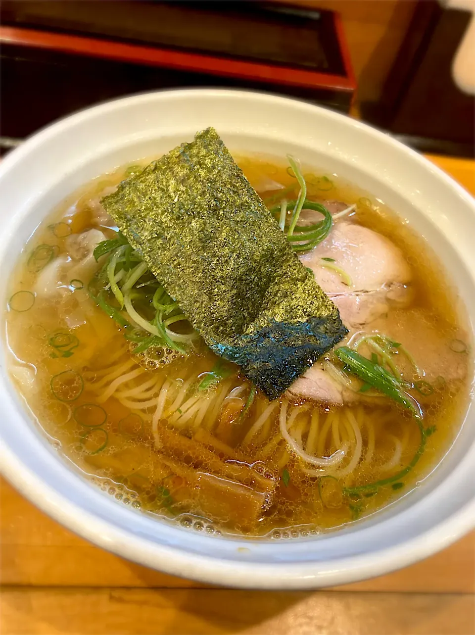 Snapdishの料理写真:醤油雲呑らーめん　#大阪麺哲|石田尚之さん