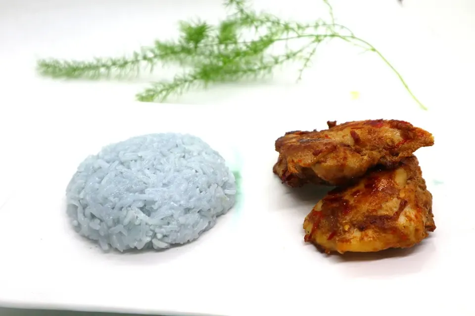 Grilled Chicken Thigh with Sticky Rice|hsu mon hninさん