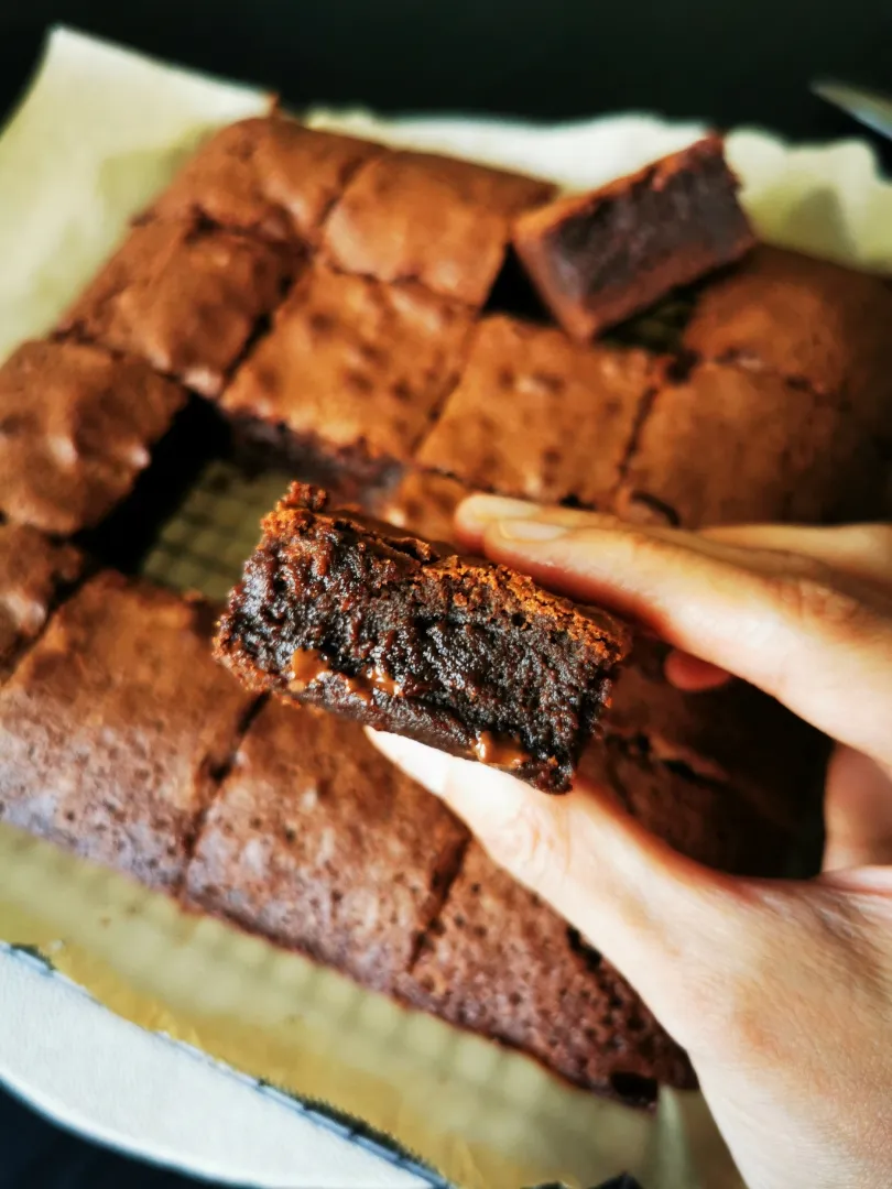 Snapdishの料理写真:One Bowl fudgy Brownies|Nafiさん