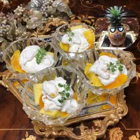 Snapdishの料理写真:台湾パイナップル🍍ネーブル🍊アプリコットヨーグルト  💐