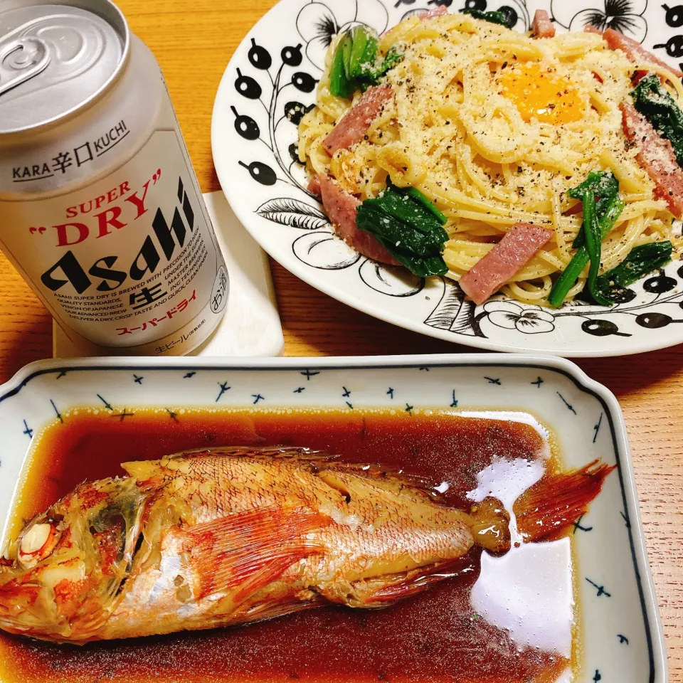 Snapdishの料理写真:カルボナーラ🍝
アラカブ？カサゴ？の煮つけ🐟|naoさん