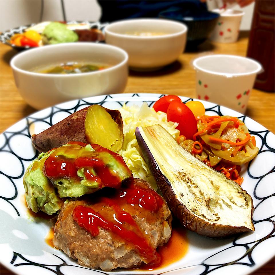 ハンバーグと焼き茄子のプレート