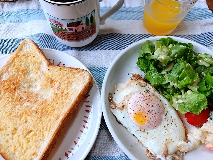 Snapdishの料理写真:モーニングサービスAセット|ぱいんてーるさん