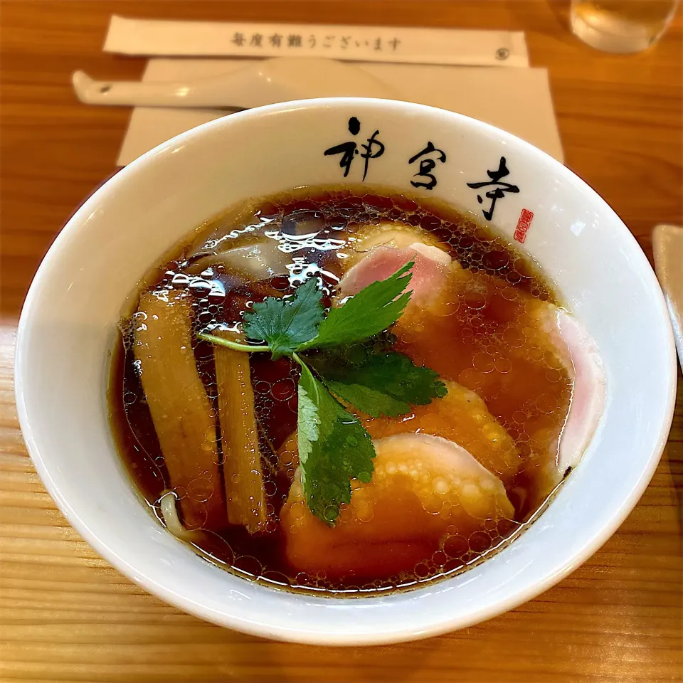 Snapdishの料理写真:ラー活　神宮寺　醤油らぁ麺味玉入り|まあやさん